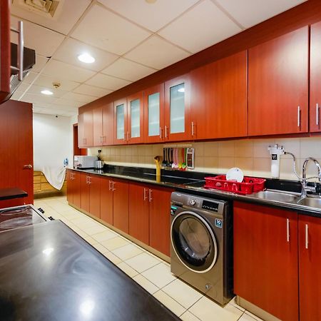 Lunar Cozy Hostel - Jbr 두바이 외부 사진